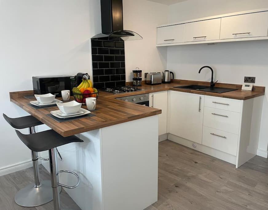 Modern 1-Bed Apartment Μπέλφαστ Εξωτερικό φωτογραφία